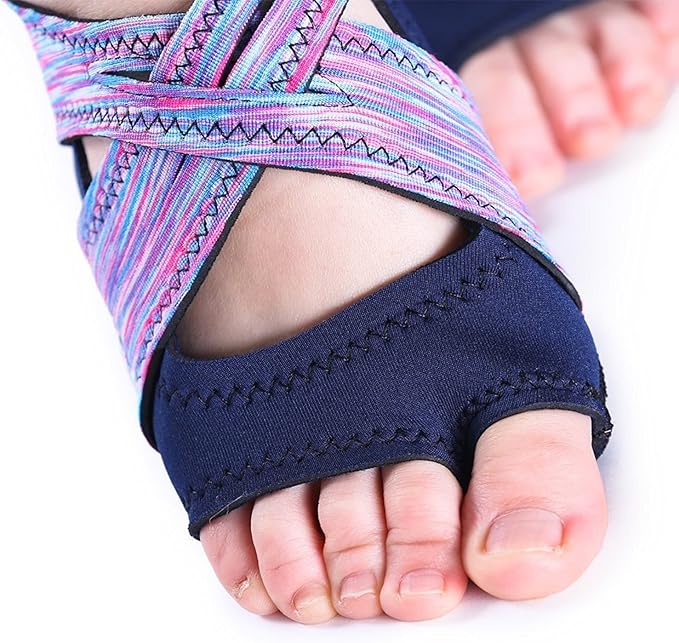 Amazon Co Jp Funnyu ヨガソックス ダンスソックス 滑り止め付き ヨガ靴 バレエ靴 とつま先開い 抗菌防臭 吸汗吸湿 冷房対策 冷え防止 通気性抜群 ヨガ用品 滑らない スポーツ ヨガ に最適 パープル S 服 ファッション小物