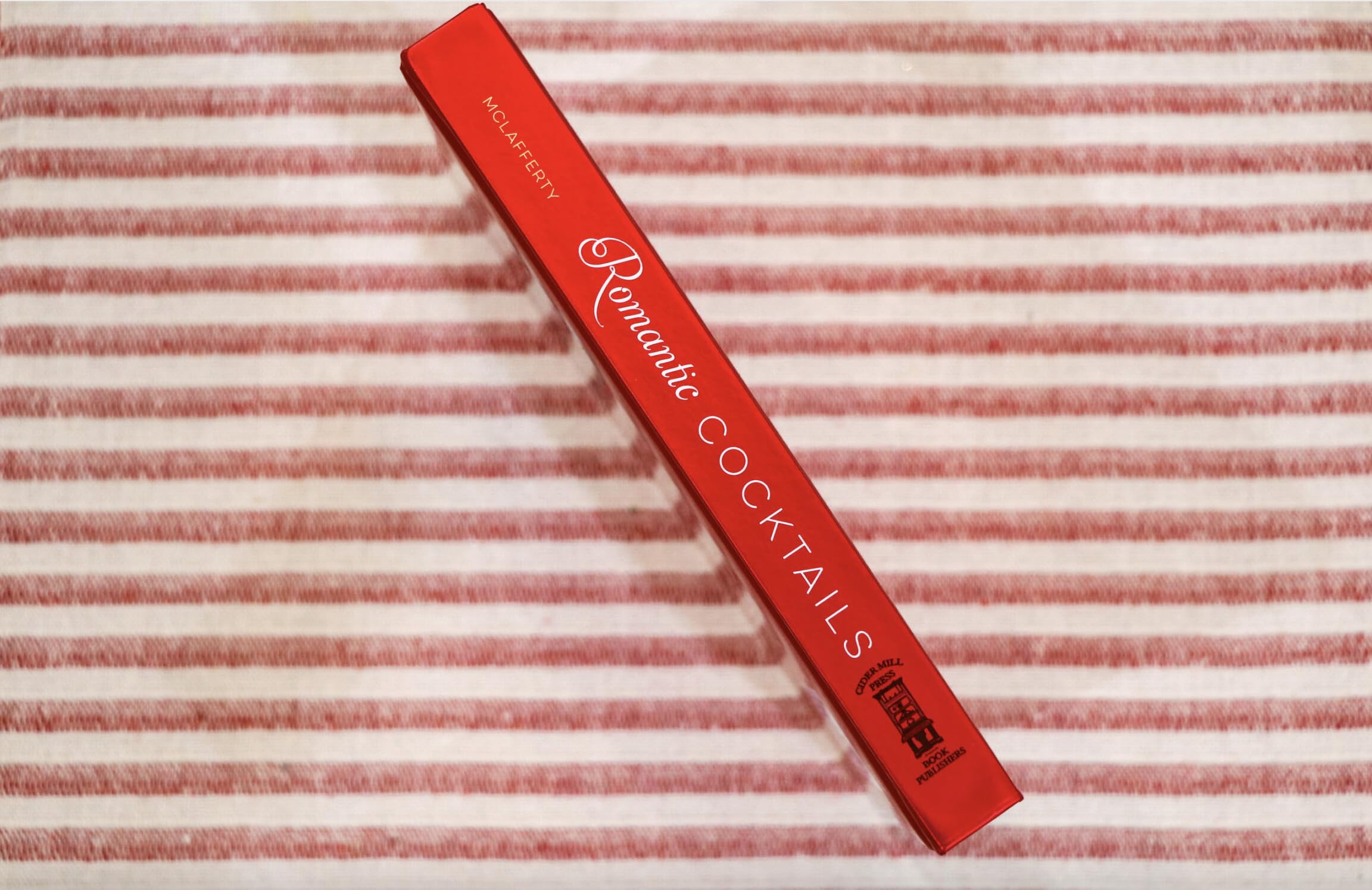 Romantic Cocktails: Craft Cocktail Recipes for Couples, Crushes, and Star-Crossed Lovers Romantic Cocktails: Craft Cocktail Recipes for Couples, Crushes, and Star-Crossed Lovers Hardcover