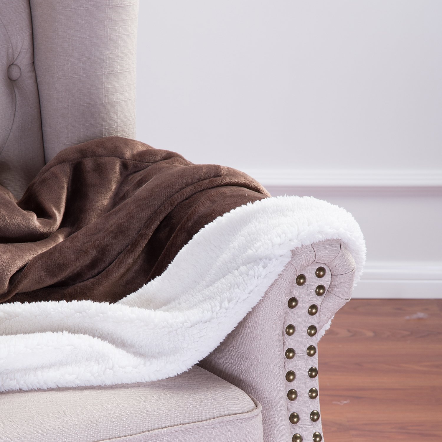 Sherpa Throw Blanket Brown 50x60 Reversible Fuzzy Microfiber All Season Blanket for Bed or Couch by Bedsure