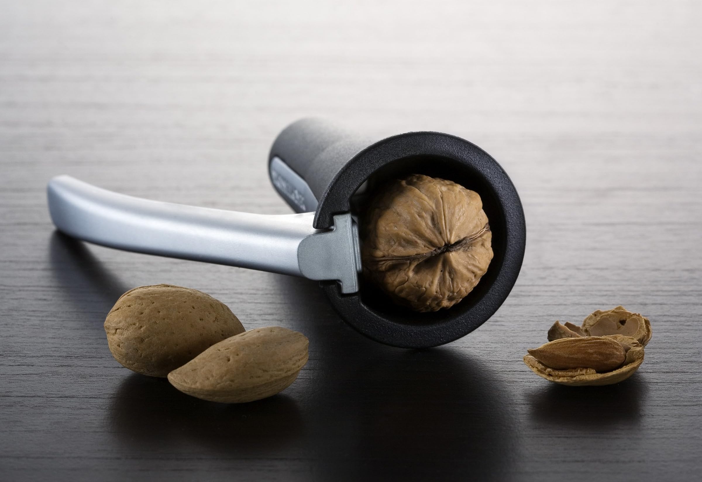 Made In Sweden Walnut, makadamianattu, and More. Overseas and talking Nut Cracker (International Patented) imported goods