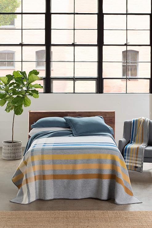 Amazon Com Pendleton Oslo Evening Queen Blanket Home Kitchen