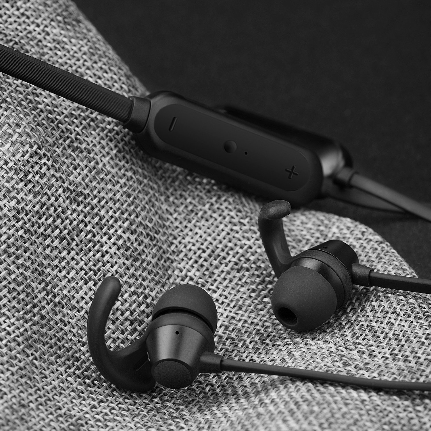 LJLB S39 Cordless Bluetooth Headphones In-Ear Neckband Headset with IPX5 Waterproof and Sweatproof Magnetic Earbuds for Running, The Best Sports Wireless Earphones w/Mic 10 Hours Playtime