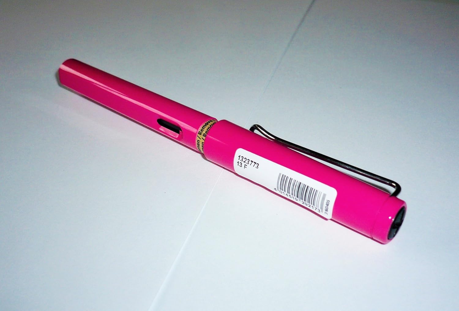 LAMY safari pink, Fountain Pen with ergonomic grip & polished steel nib in size F, ideal for any Writing & Calligraphy - Image 3