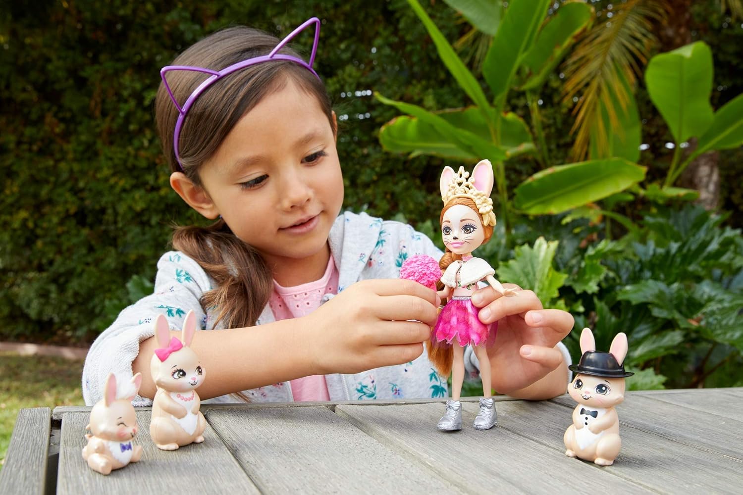 Enchantimals Royal Doll with Rabbit Family Pet Toy Wedding Dresses (Mattel GYJ08), Berry, 15,2 cm - Image 3