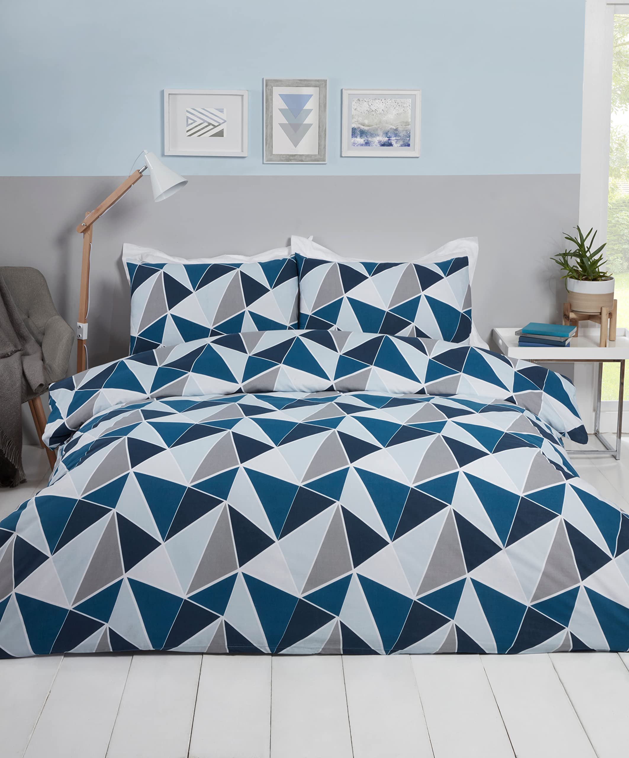 Rapport Home Single Duvet Cover Set - Navy Geometric Triangles Bedding for Boys & Teens - Reversible Polycotton Quilt Cover with Pillowcase (135x200cm)