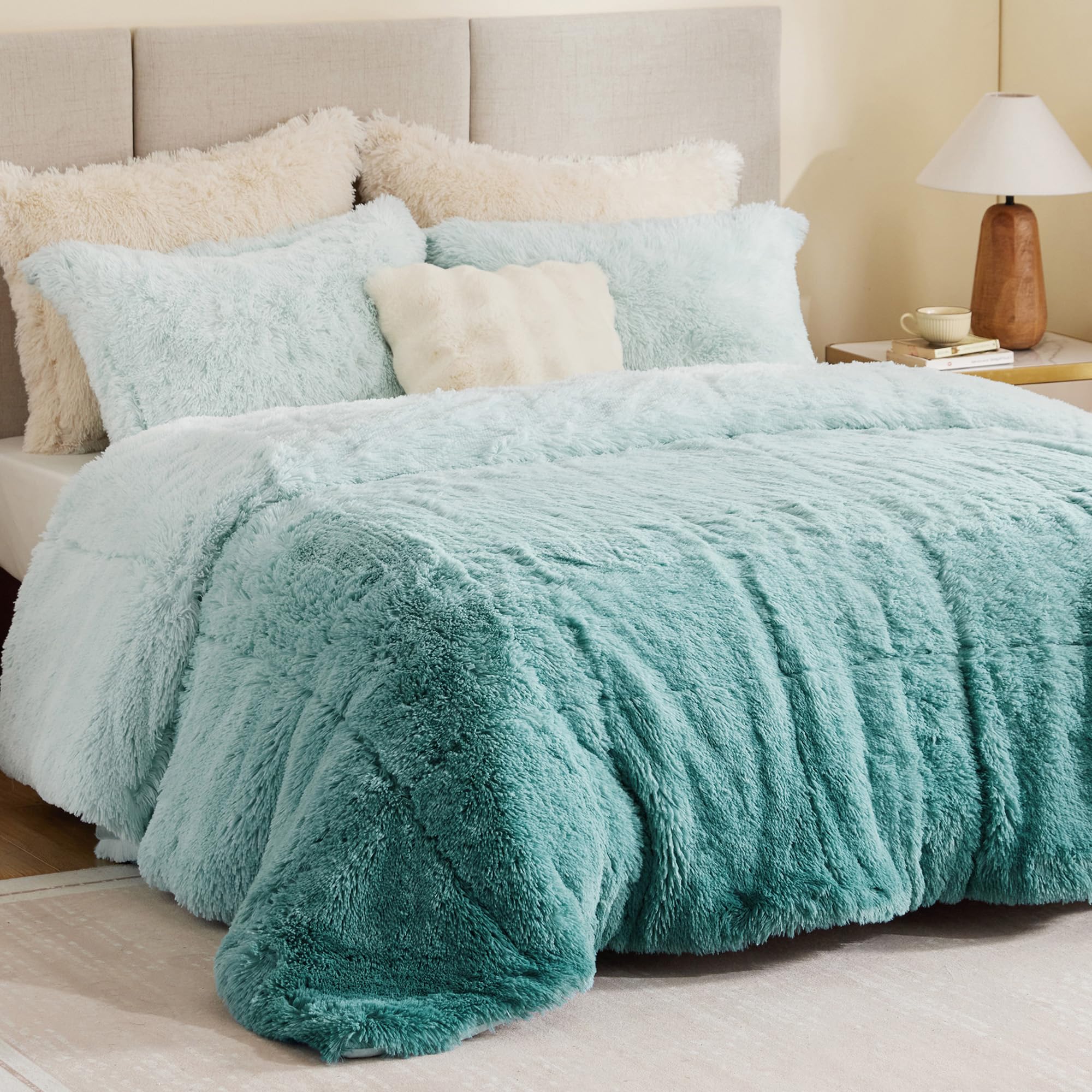 Intelligent Design Brielle, Long Shaggy Faux Fur Comforter Set, Plush Reverse, Trendy Ombre Design, Modern, Cozy All Season Bedding, Matching Sham, Full/Queen(90"x90") Aqua 3 Piece Image