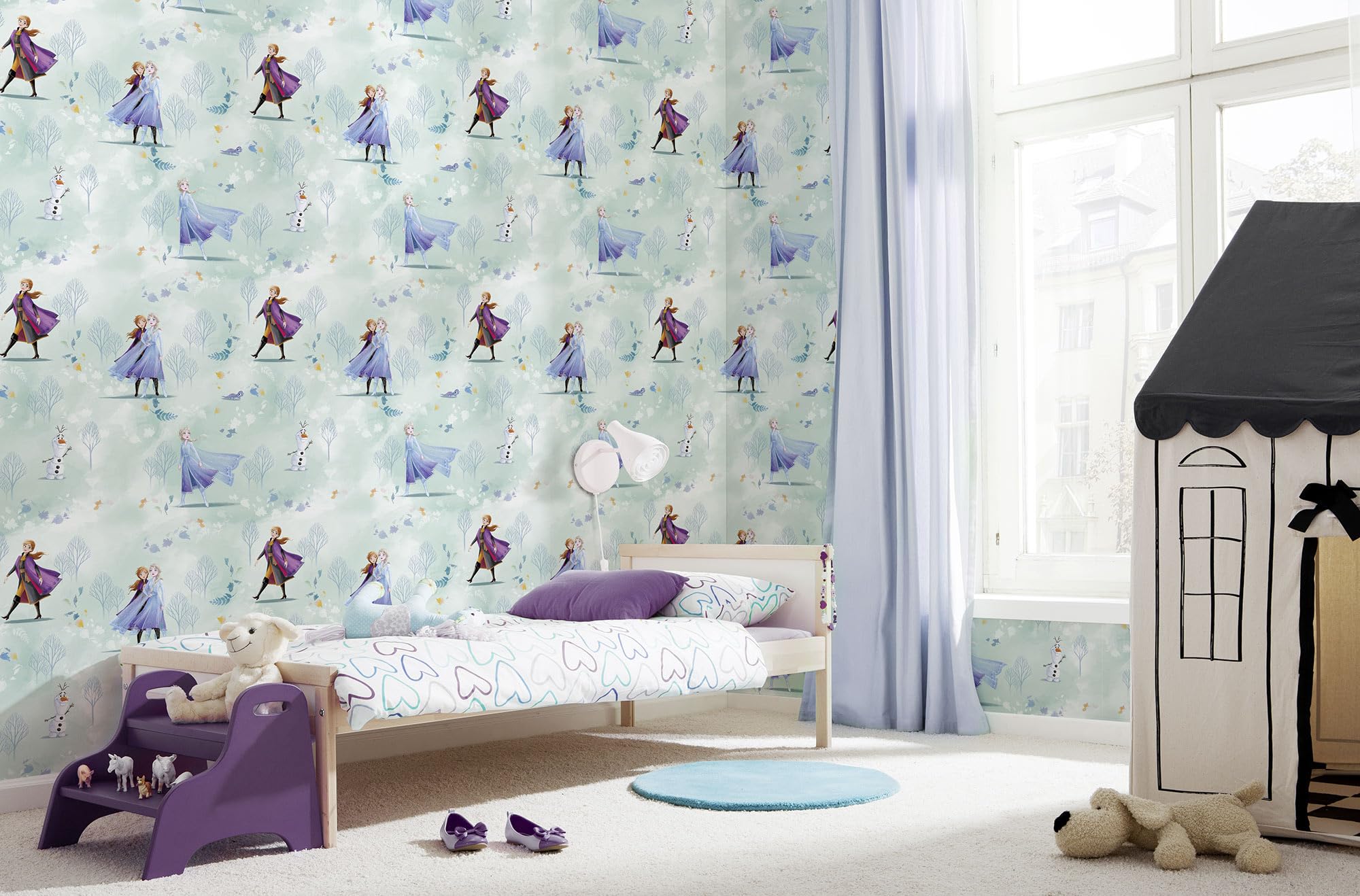 Komar Disney Frozen Fresh Breeze Non-Woven Wallpaper - 1 Roll - Size: 10.05 x 0.53 m - Children's Room, Frozen, Anna, Elsa, Princess