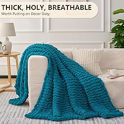 L'AGRATY Chunky Knit Blanket
