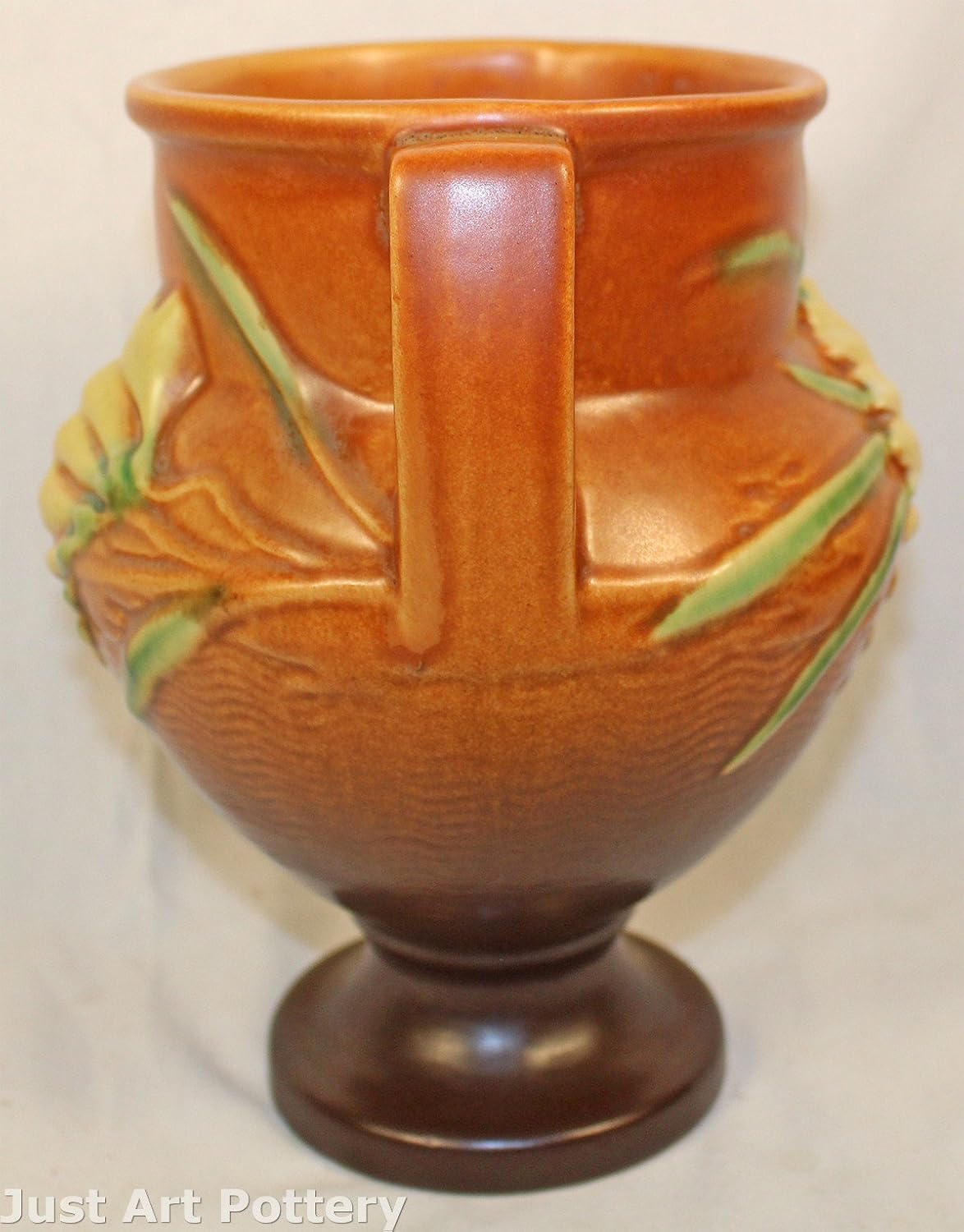 Roseville Pottery Freesia Brown Vase 196 8 Amazon Co Uk Kitchen