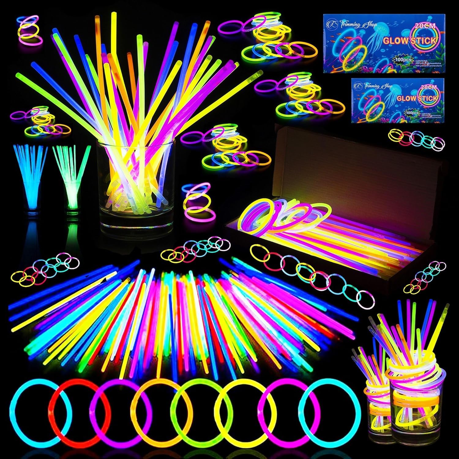 Trimming Shop Premium Glow Sticks for Children 200 Pcs Party Pack with Connectors to Make Glow Bands Necklace Bracelets, Multicolour Light Up Glow Sticks Kids Party Supplies Christmas Decoration