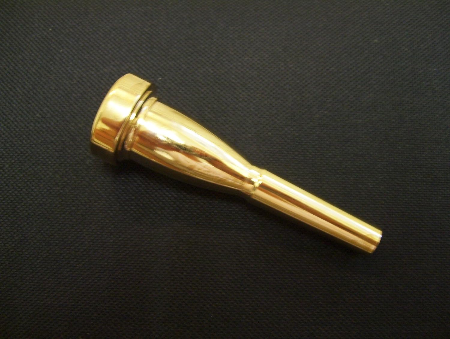 Trumpet mouthpiece, Mega 1 1/2 C size, Gold Musical