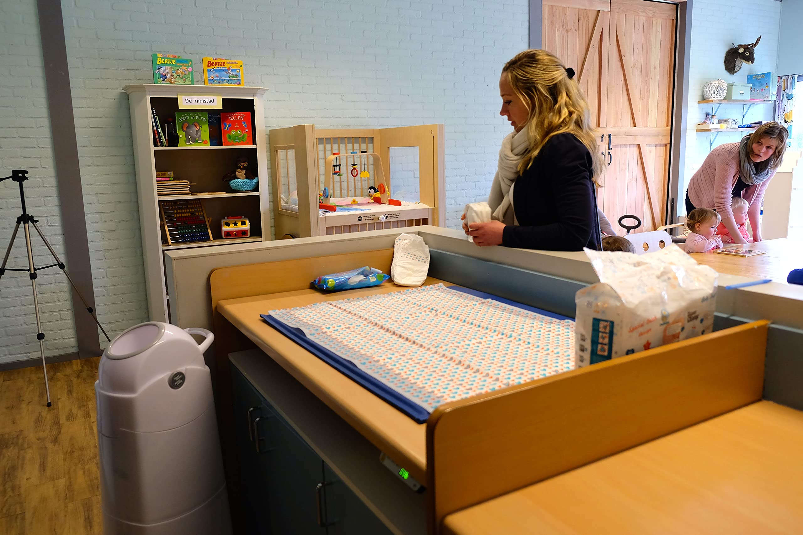 DIAPER CHAMP ONE MAXI Windeleimer - geruchsdicht - OHNE Nachfüllkassetten - funktioniert mit normalen herkömmlichen Tüten/Müllbeutel - für ca. 60 Windeln - silber/weiß 2