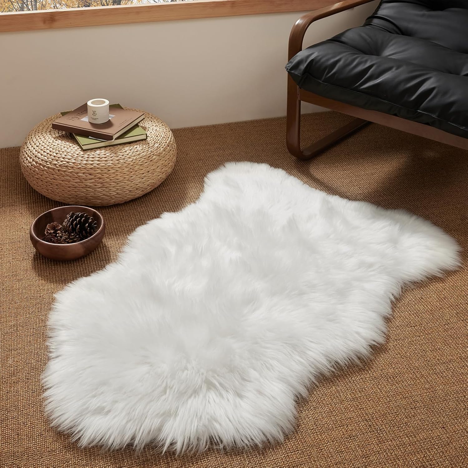 HLZDH Faux Fur Sheep Doormat Rug Non-Slip Luxurious Soft Artificial Wool Carpet for Living Room Bedroom Bathroom Sofa Chair Cushion (White, 90X60CM)