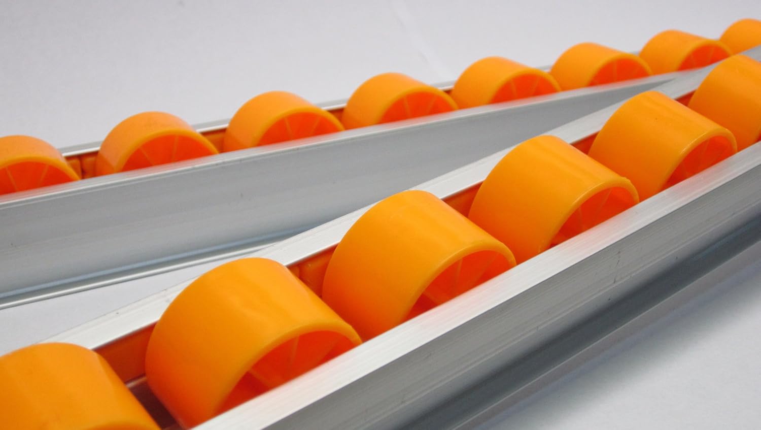 Aluminum Alloy Skate Conveyor Roller Section w/ 11/2" X 1" Plastic