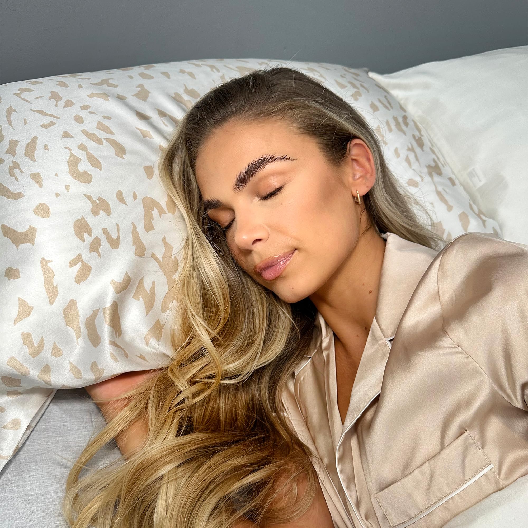 %100 Pure Mulberry Silk Satin Pillowcase, 22 mm Printed, Standard Size 75 x 50 cm. (Beige Abstract)