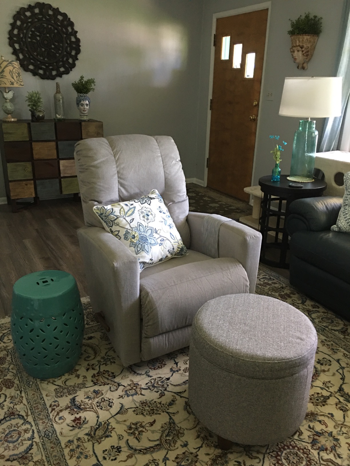 Ceramiczny stołek ogrodowy Safavieh Castle Gardens – Ming Design, jasnoniebieski, do użytku wewnątrz i na zewnątrz, do siedzenia lub stolika bocznego