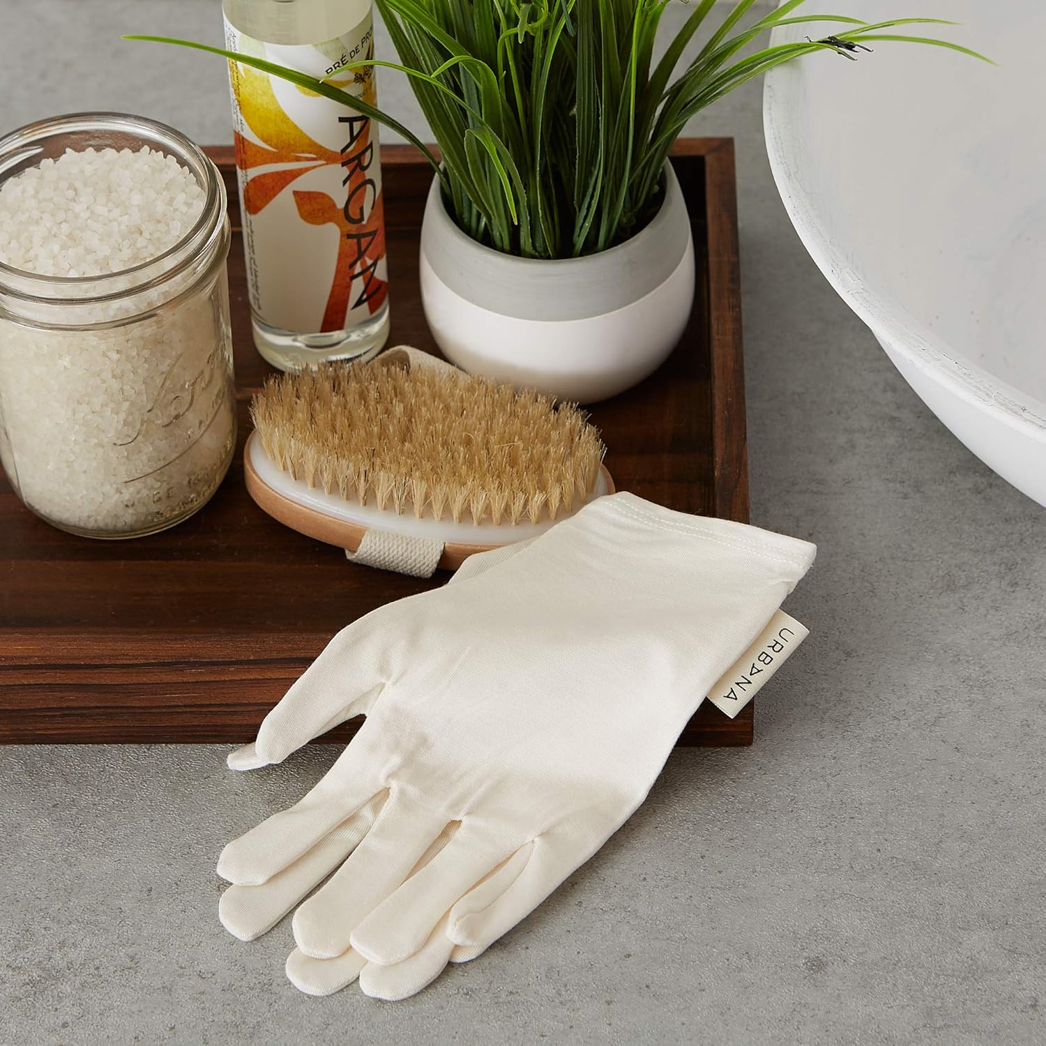 Urbana Spa Prive Moisturizing Gloves to Keep your Hands Smooth, Hydrated and Moisturized: Beauty