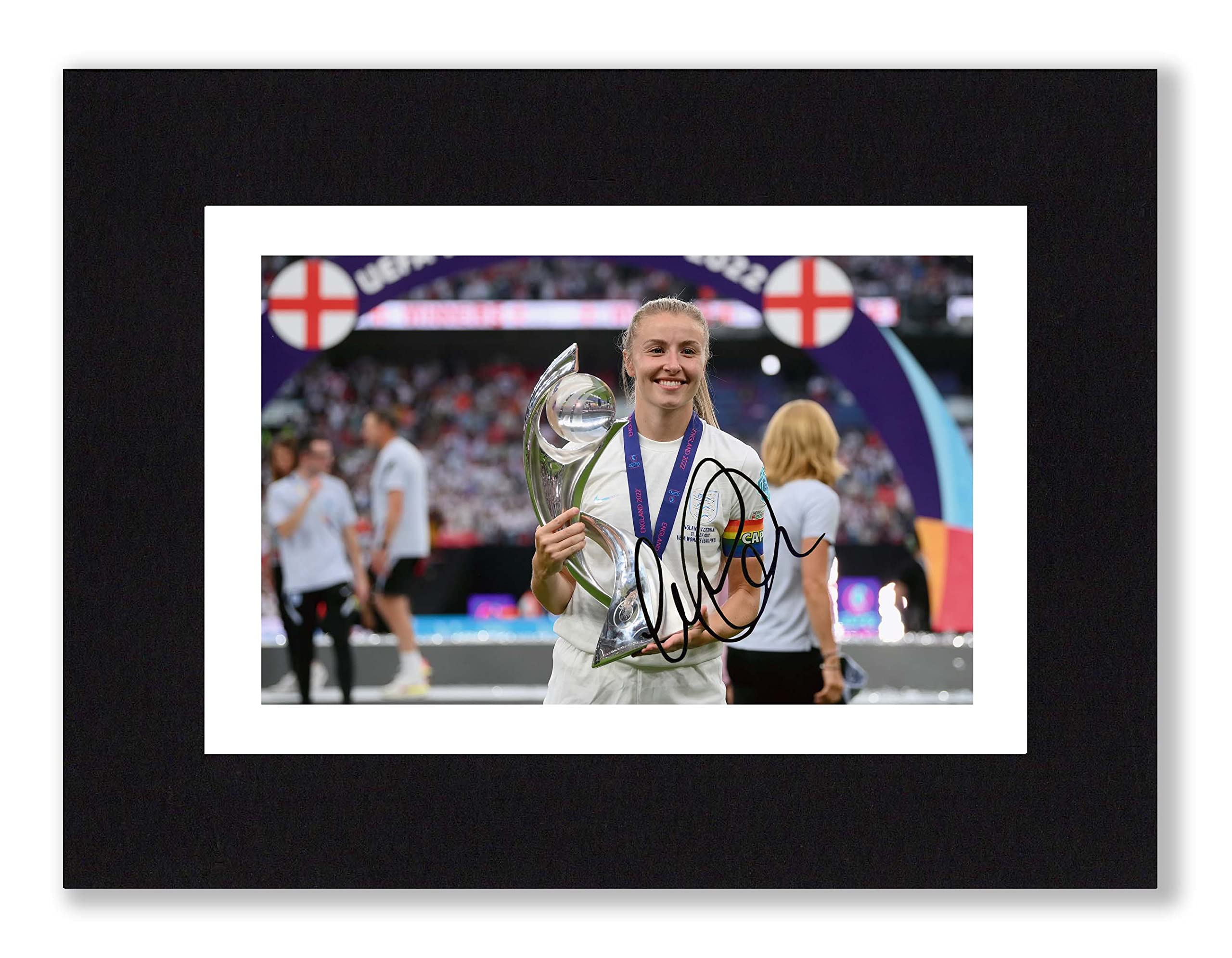 Leah Williamson - England Women's Euro 2022 Winners, Lionesses Signed Mounted Photo Print Pre Printed Signature Football Autograph Memorabilia, Ready To Be Framed, 8 x 6 Inches - 203.2 x 152.4 mm