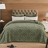 PHF Soft Sherpa Fleece Blanket Queen Size for Bed, 510GSM Fleece Lightweight Yet Warm Blanket, No Shed No Pilling, 90" x 90", Tufted Jacquard Cozy Thick Bed Throw for Home Decor Christmas, Dark Olive