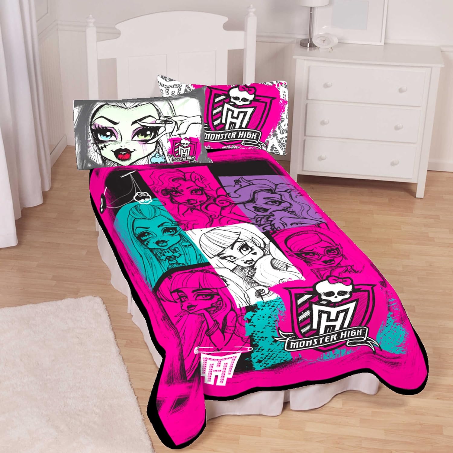 Monster High Twin Soft Cuddly Micro Raschel Blanket