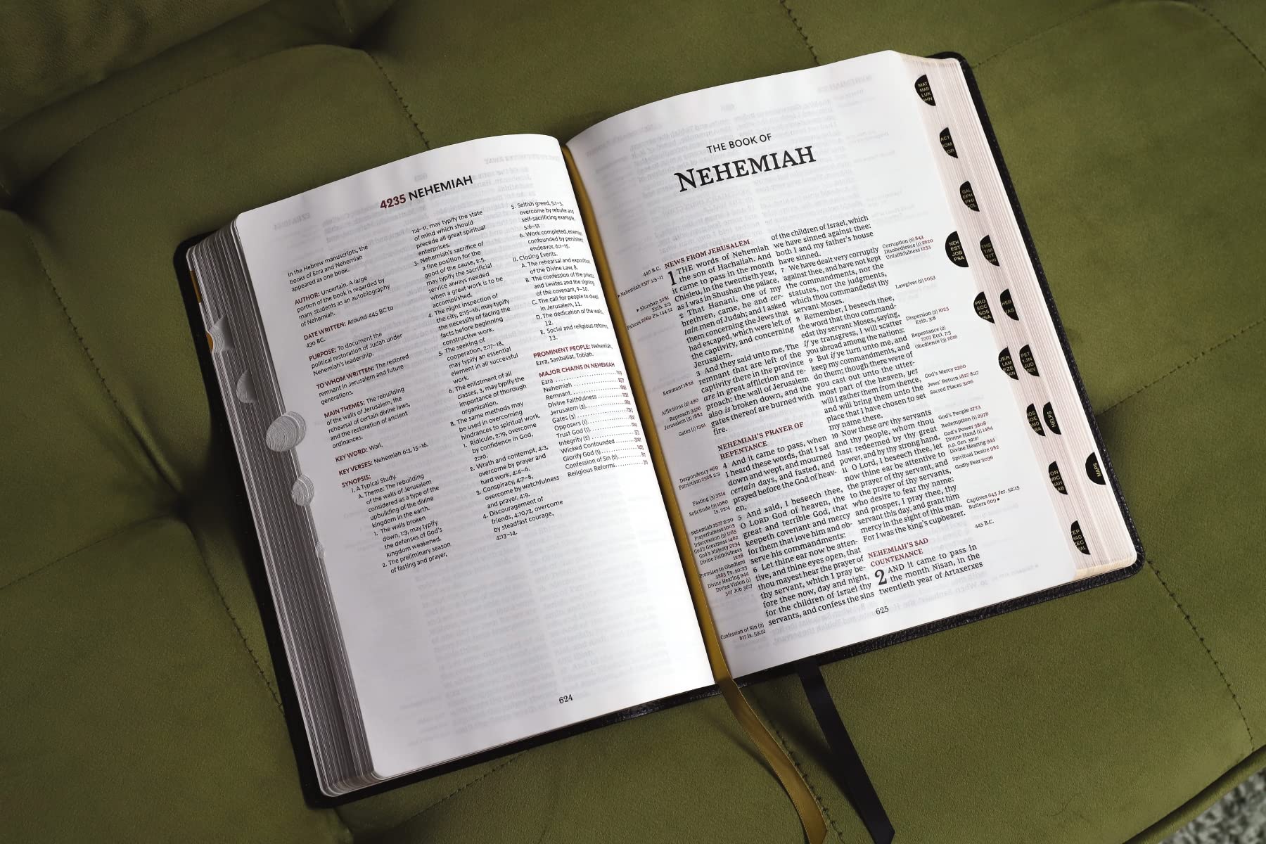 KJV, Thompson Chain-Reference Bible, Large Print, Bonded Leather, Black, Red Letter, Thumb Indexed, Comfort Print KJV, Thompson Chain-Reference Bible, Large Print, Bonded Leather, Black, Red Letter, Thumb Indexed, Comfort Print Bonded Leather