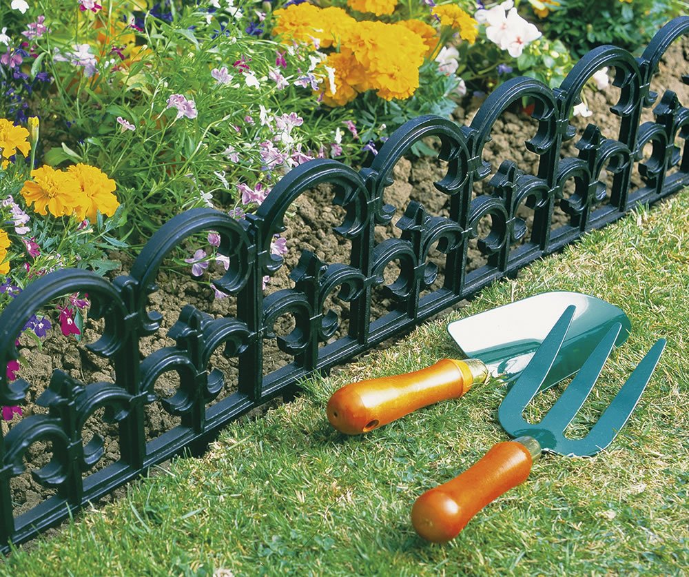 Fleur De Lys Garden Edging
