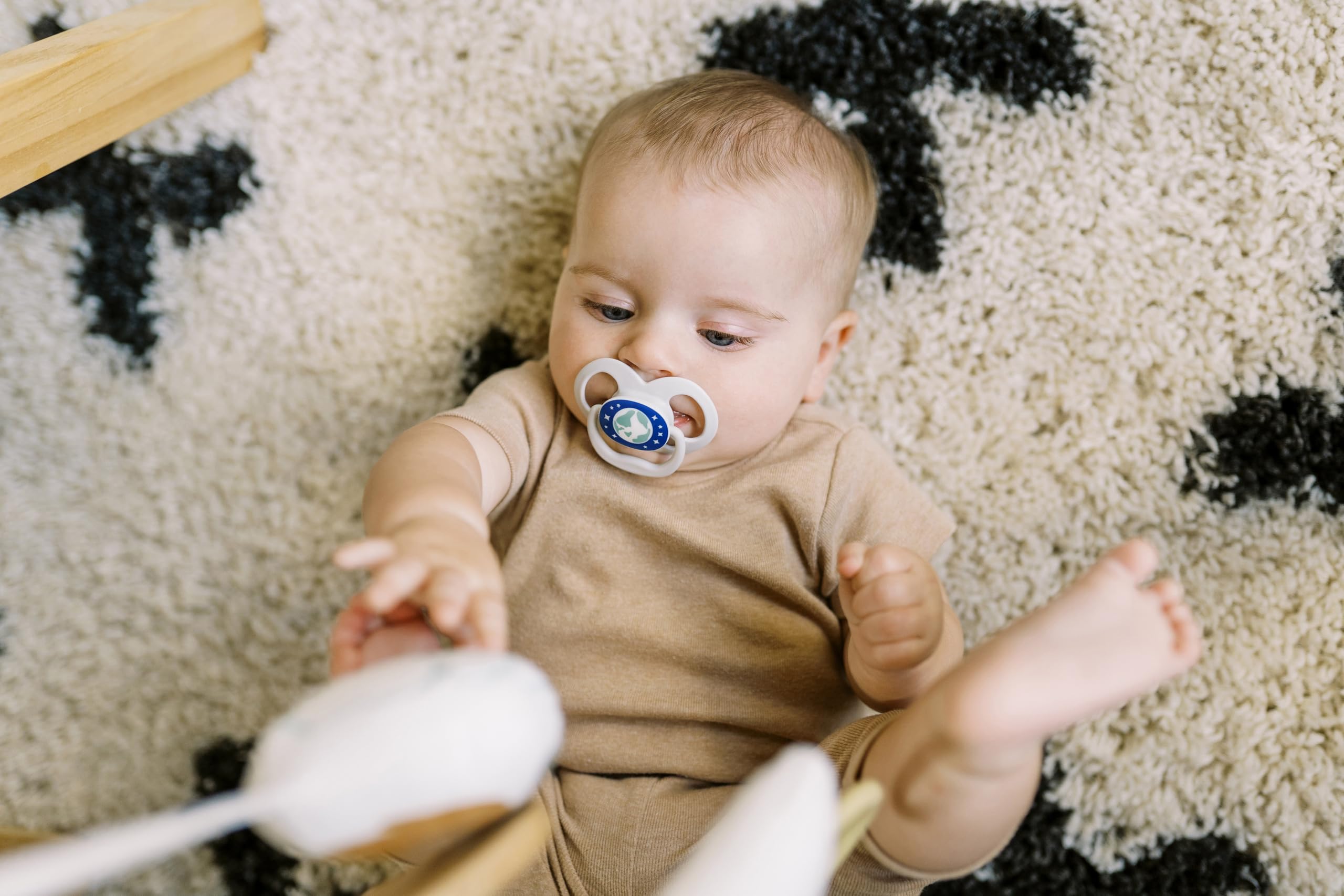 Dr. Brown's Advantage Glow-in-the-Dark Baby Pacifier, Fully Symmetrical Soother with Soft Silicone Bulb, Scooter Squirrel-Purple Nature, 6-18m, BPA Free, 4 Pack