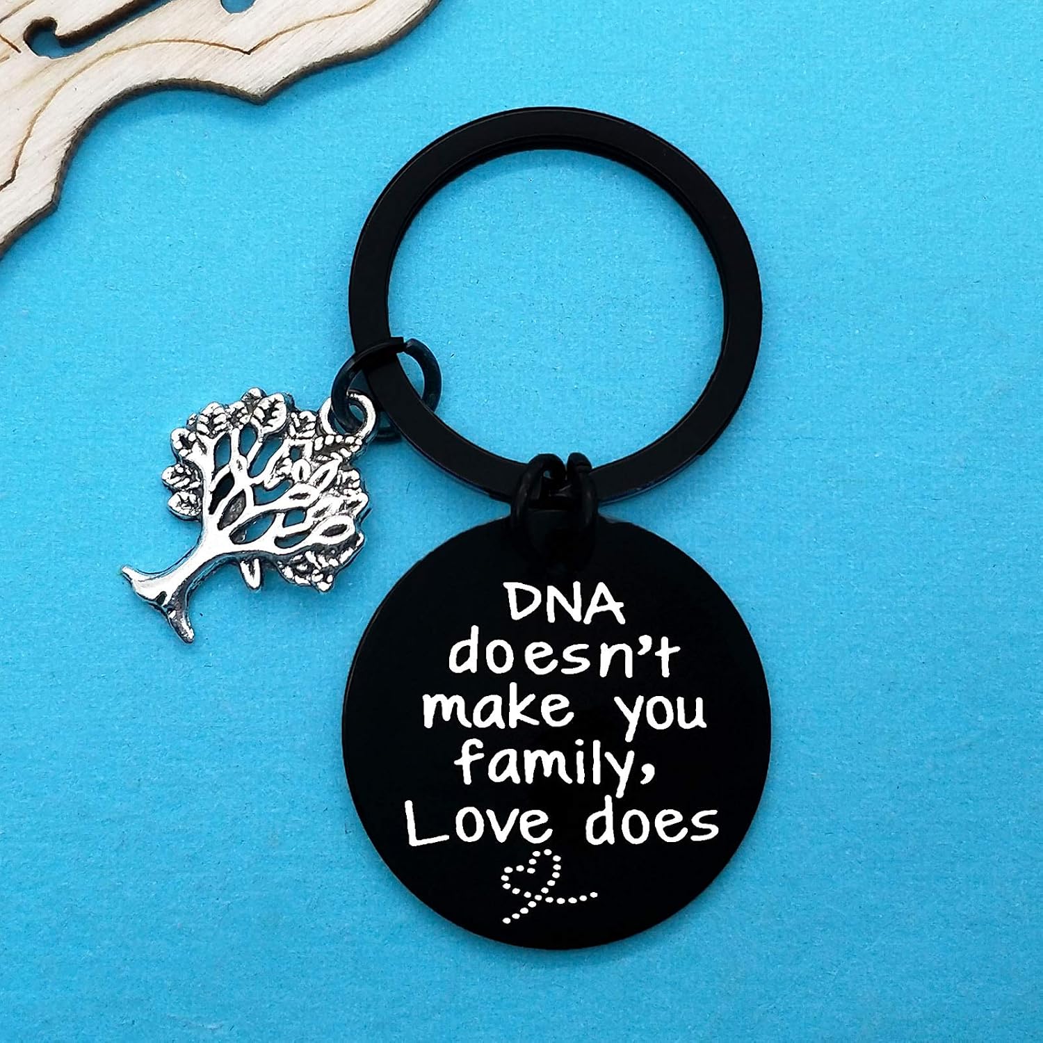 Huwujiu Step Mum Keyring Step Dad Gifts DNA Doesn't Make You Family Love Does Keyring Step Parent Gifts Keyring Mother’s Day Gifts Father’s Day Gifts Christmas Birthday Gifts Adoption Gifts - Image 3