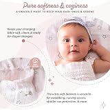 Sophie la girafe Sophiesticated Teether and Swaddle Gift Set view 4