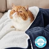 Bedsure Sherpa Fleece Throw Blanket Navy 150x200cm Twin/Double view 2
