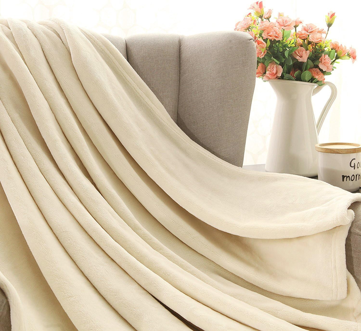 Exclusivo Mezcla Large Flannel Fleece Velvet Plush Throw Blanket – 50" x 70" (Ivory): Home & Kitchen