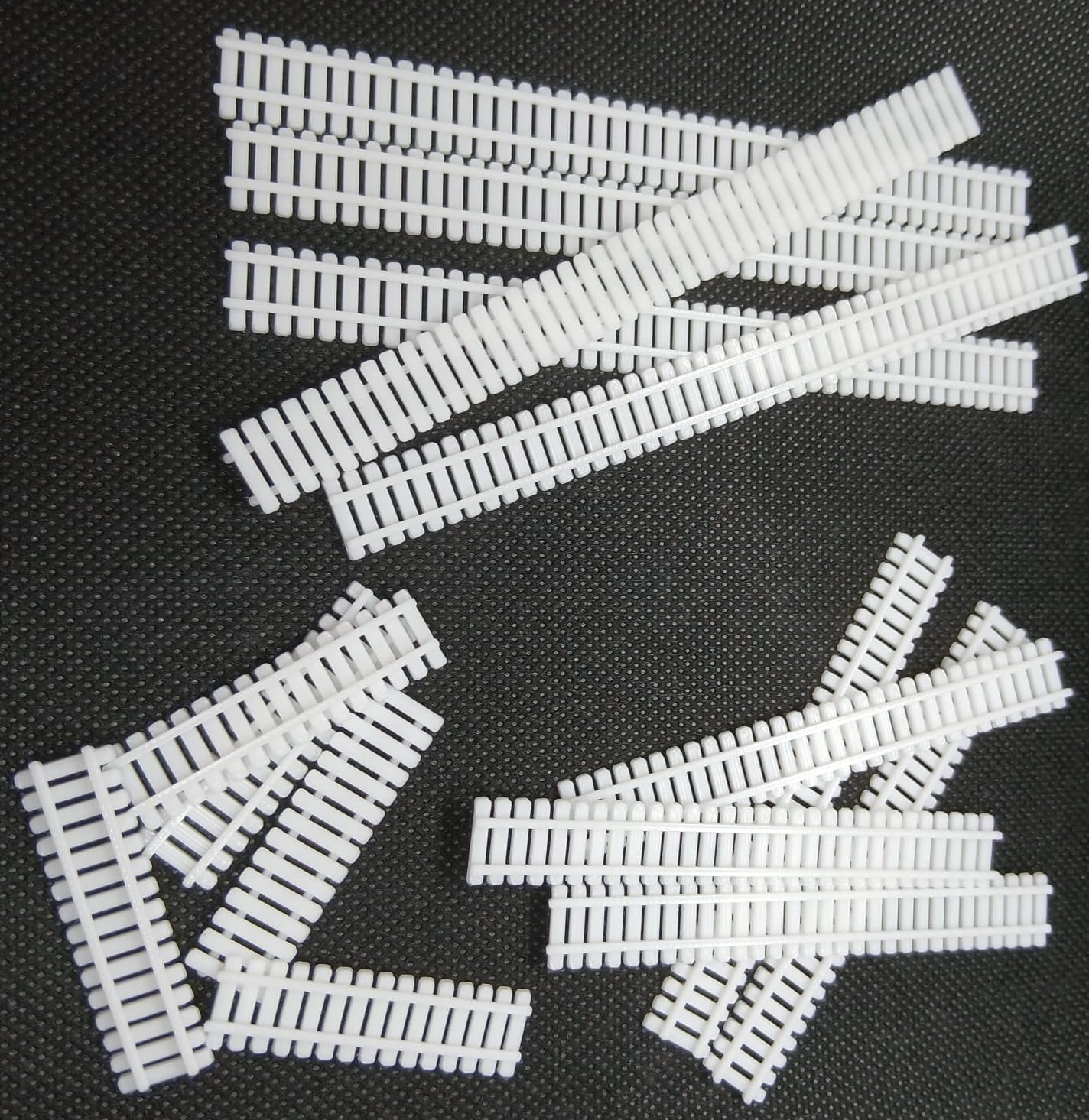 Railway Fencing Model Making Scenery 00/N Gauge Line Side Fencing 15 Pieces White