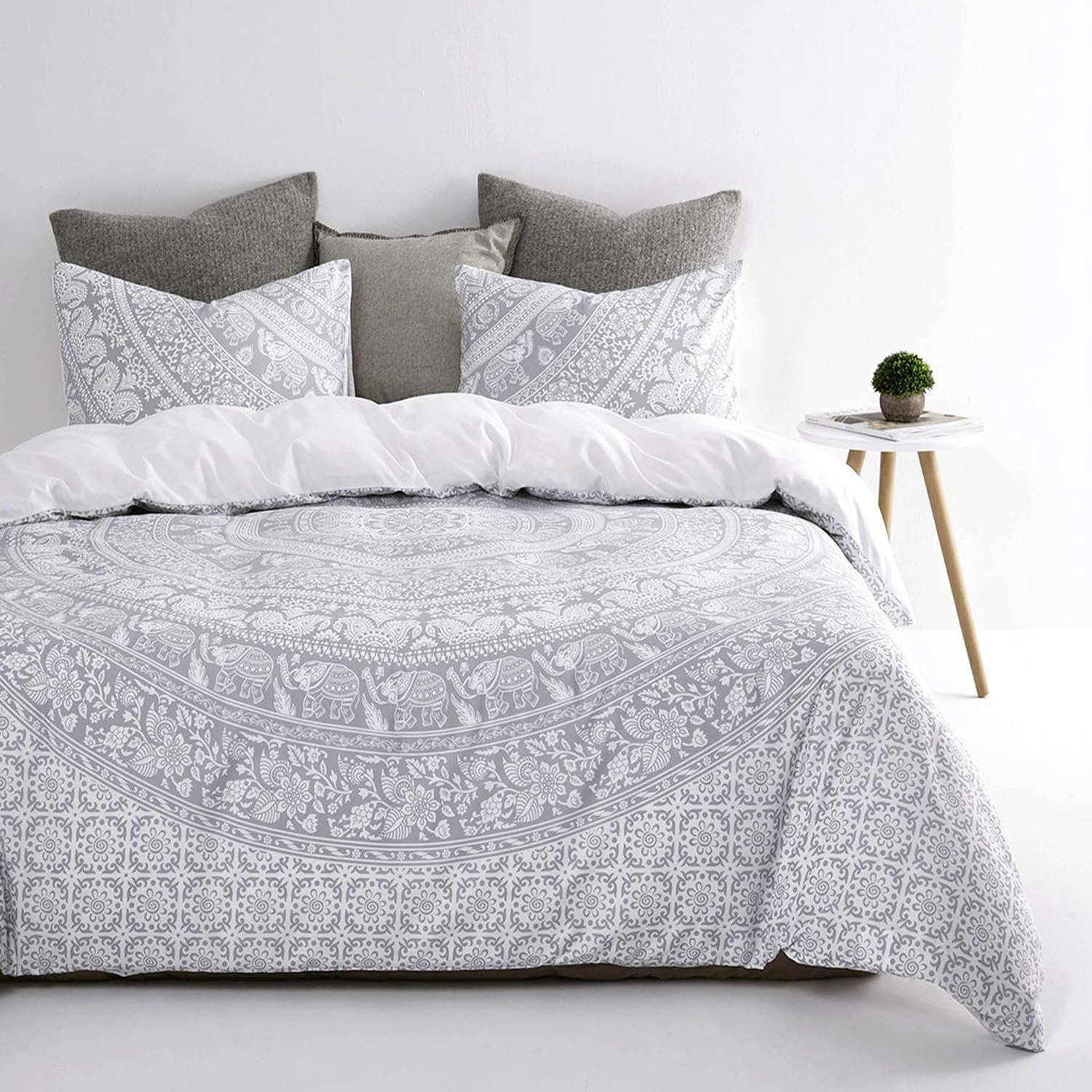 Gray Grey Boho Chic Mandala Indian Medallion Floral Printed on White 3pcs, Queen Size Soft