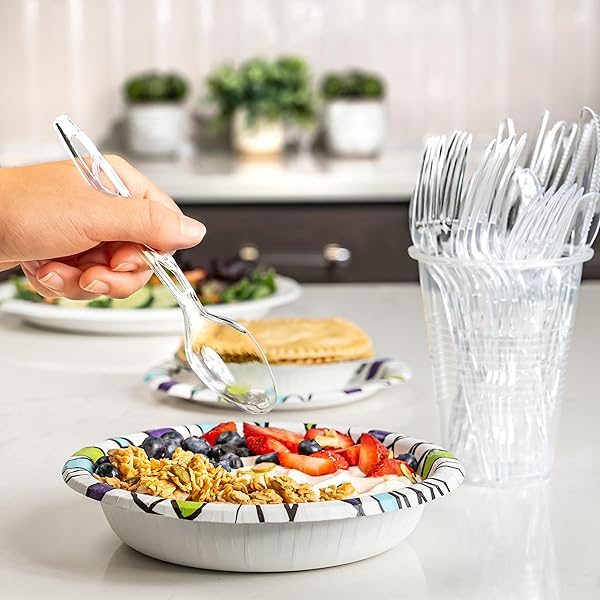 AMAZON BASICS DISPOSABLE CLEAR PLASTIC SPOONS, PREMIUM QUALITY, 100 COUNT, LARGE PACK