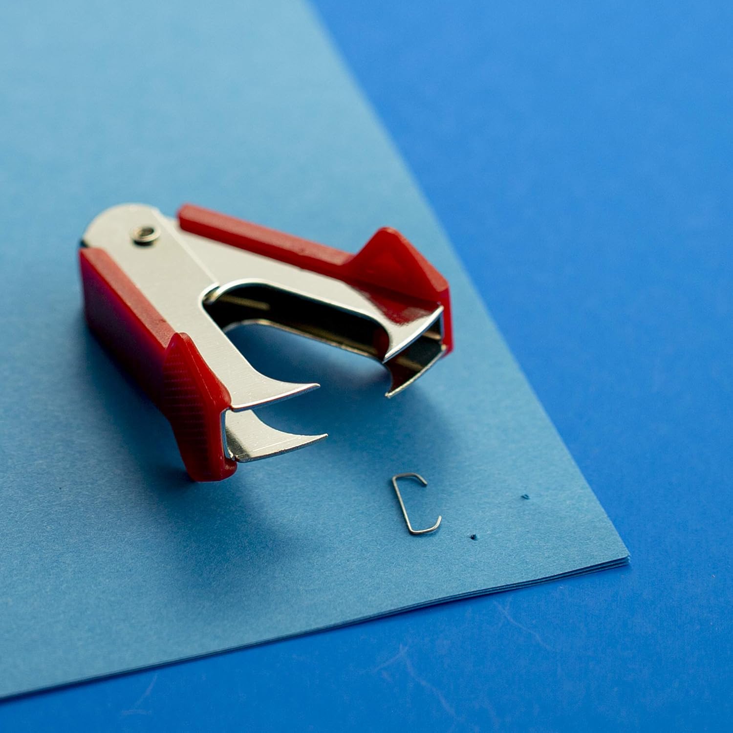 Officemate Classic Staple Remover with Red Handle (30080) : Office Products