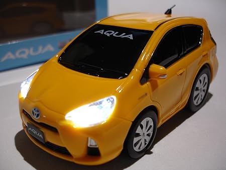 Amazon キーoffでヘッドライトのledがパッシング点滅 車を防犯するダミーセキュリティー アクア Nhp10 黄 プルバックミニカー加工商品車防犯cohia ダミーセキュリティ 車 バイク