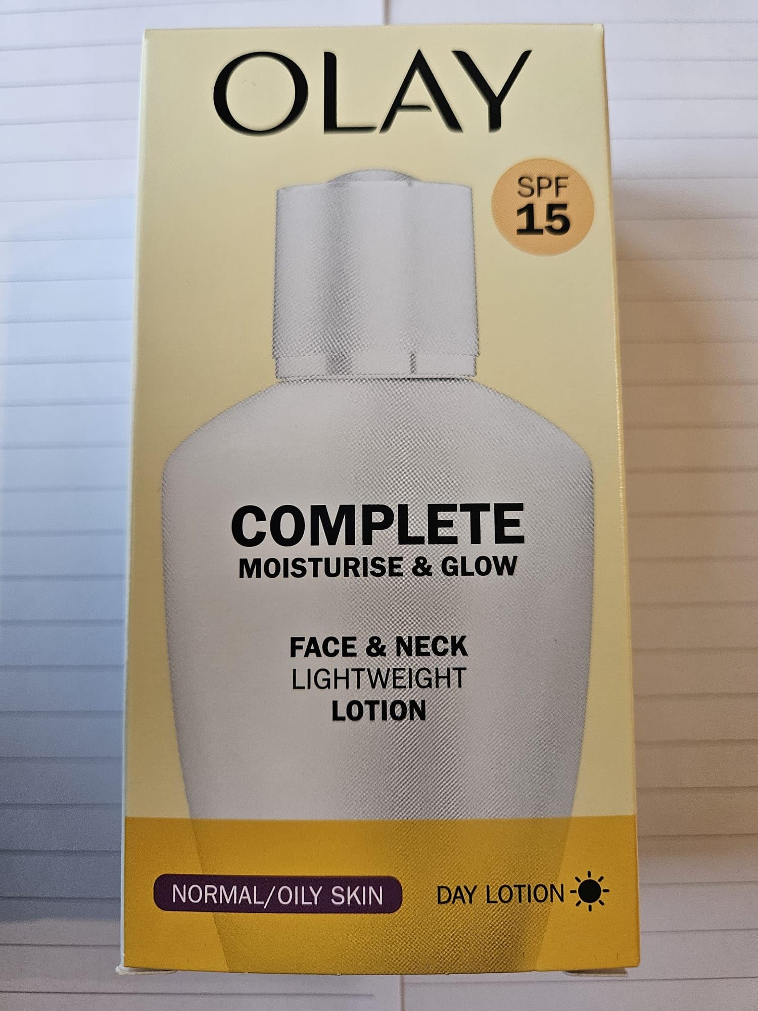 Olay Essentials Complete Care Daily UV Fluid with SPF 15 for Normal to Oily Skin, 100 ml