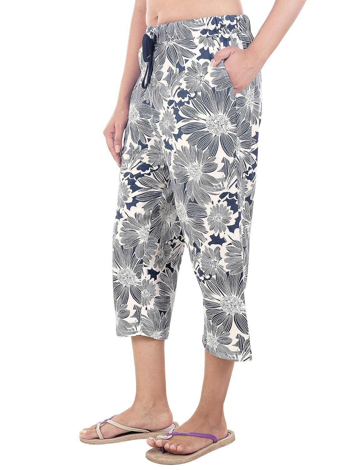 9teenagain women's hosiery night capri pyjama (white & blue printed)