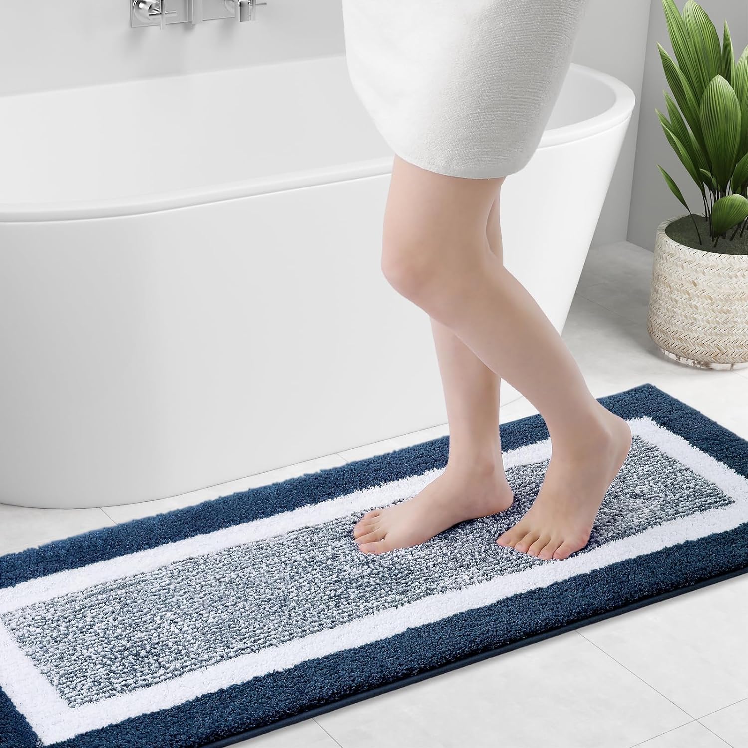 smiry Microfiber Non-Slip Bath Mats for Bathroom, Extra Soft Absorbent Bathroom Mats Rugs, Machine Washable Quick Dry Floor Mats, 40 x 120 cm, Navy Blue