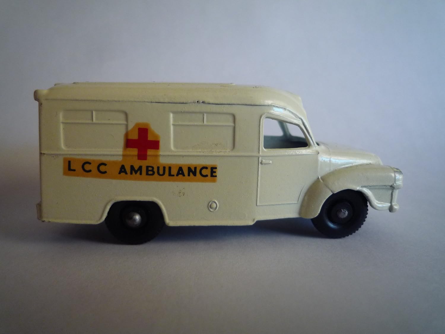 matchbox lomas ambulance