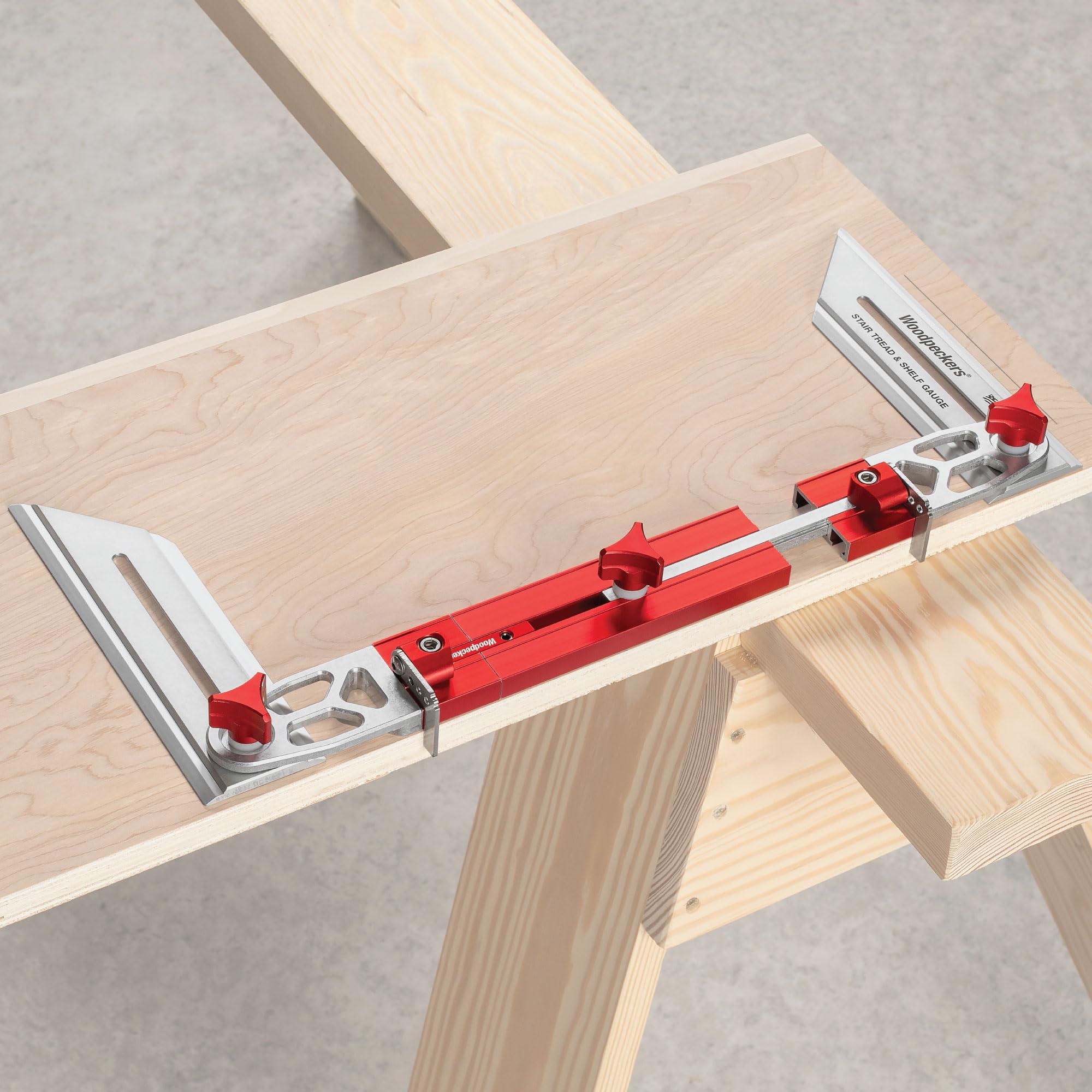 Plantilla para peldaños de escalera Woodpeckers + plantilla de medición de estante, herramienta de plantilla ajustable para paneles capturados, estantes + peldaños de escalera, se extiende de 17 a 64 - STSG-24 fabricado en EE. UU.
