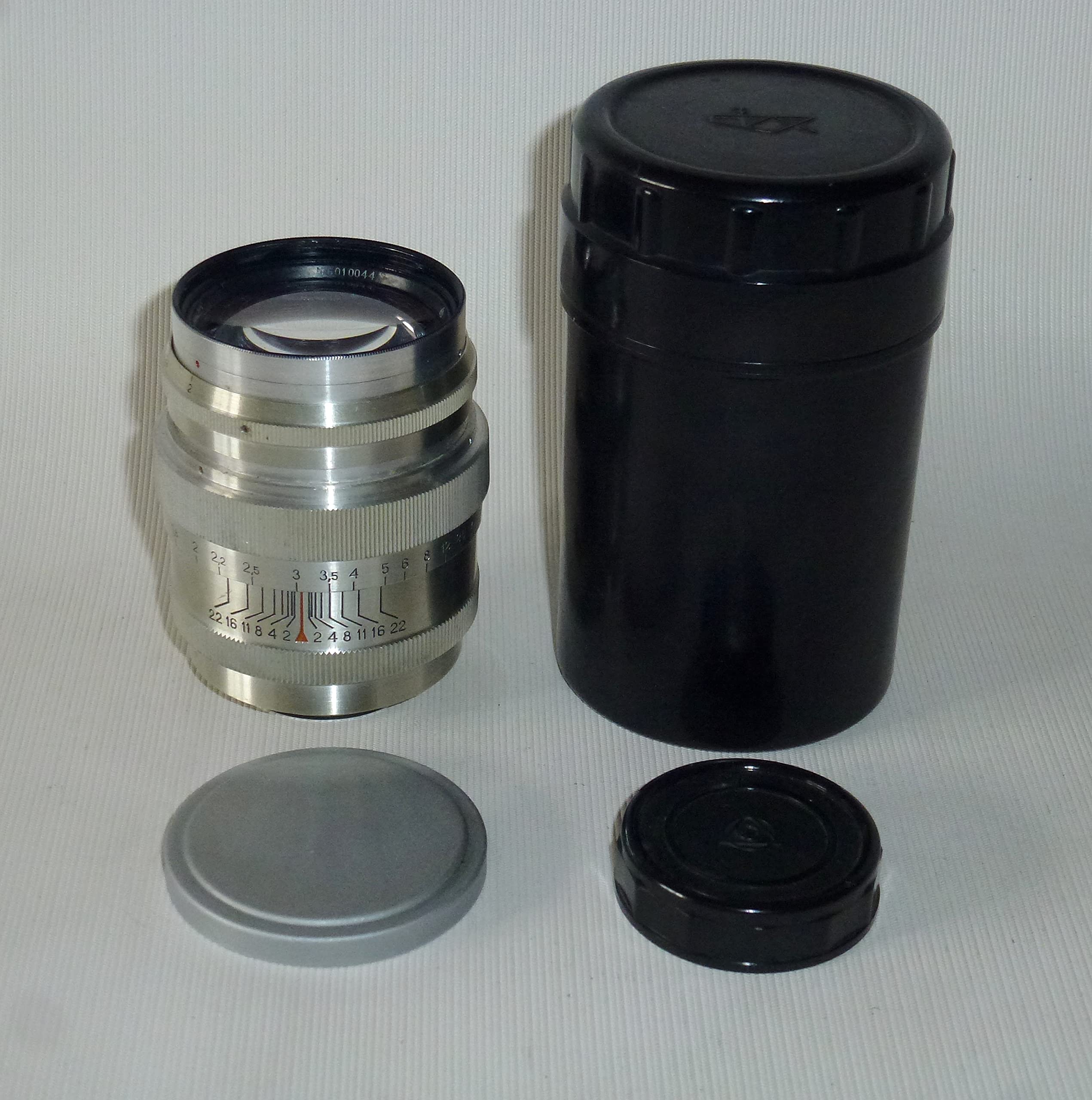 JUPITER-9 2/85mm BLACK lens M39 screw mount Russian FED Leica