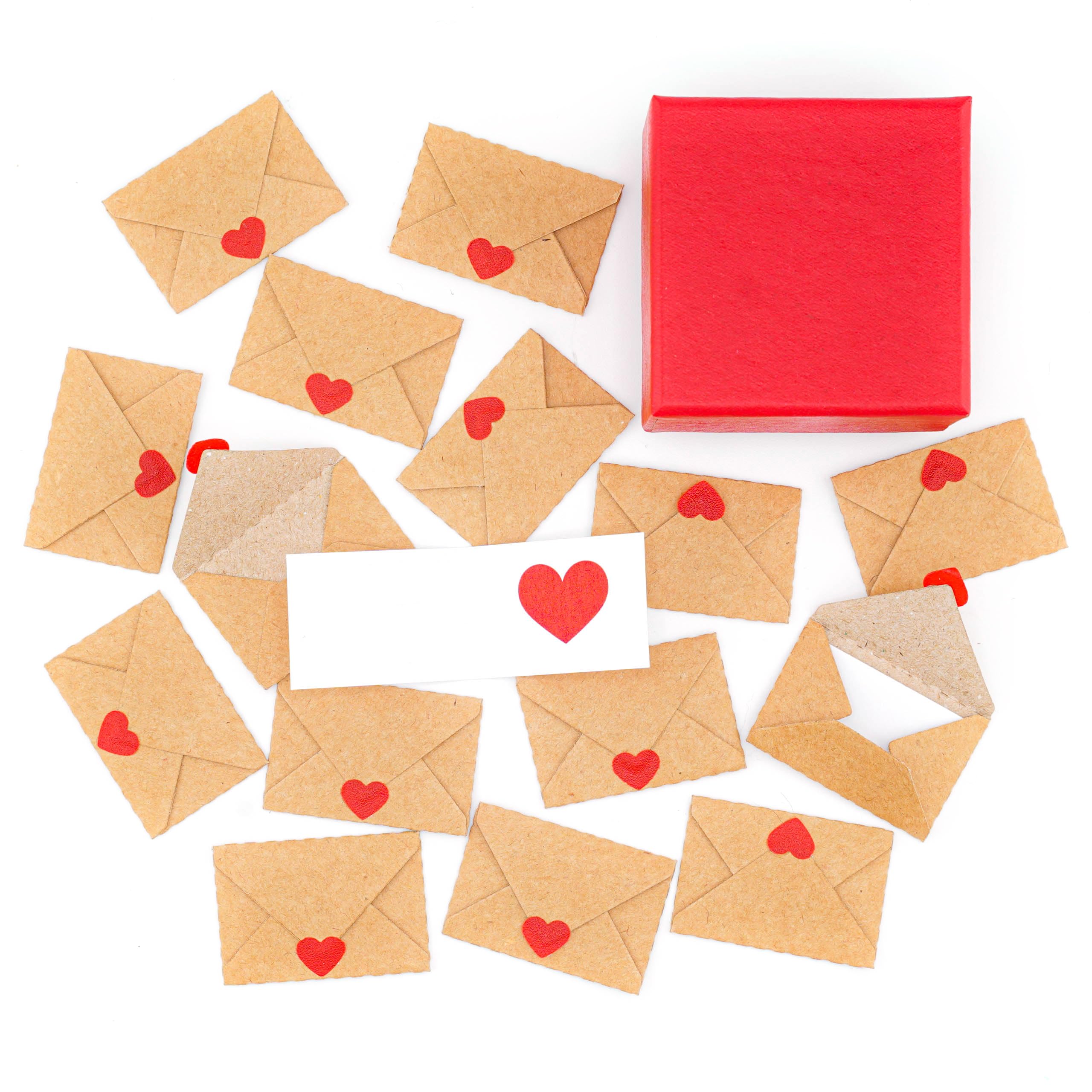 DuduCraft Romantic Stocking Stuffers for Him or Her - Tiny Christmas Cards for a Sentimental Holiday Gift | Mini Blank Love Notes for Husband, Wife, Boyfriend, Girlfriend | Cute Xmas Stationery Set