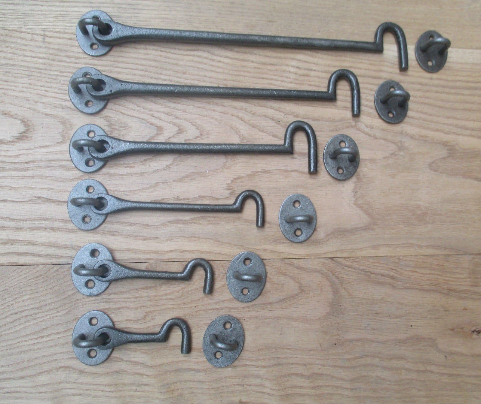 Ironmongery World® Cast iron rustic Cabin Hook and Eye Shed Gate Door Latch Holder (8"/200MM)