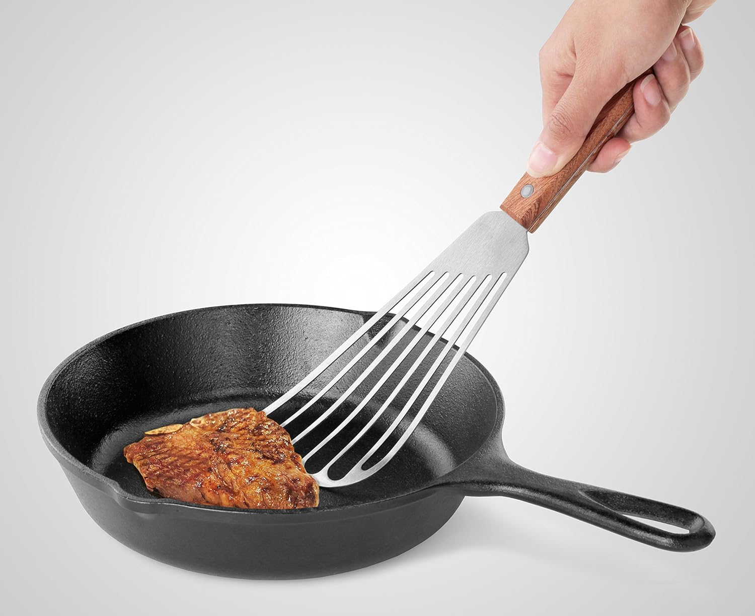 New Star Foodservice 43068 Wood Handle Fish Spatula, 6.5" Blade, Silver: Kitchen & Dining