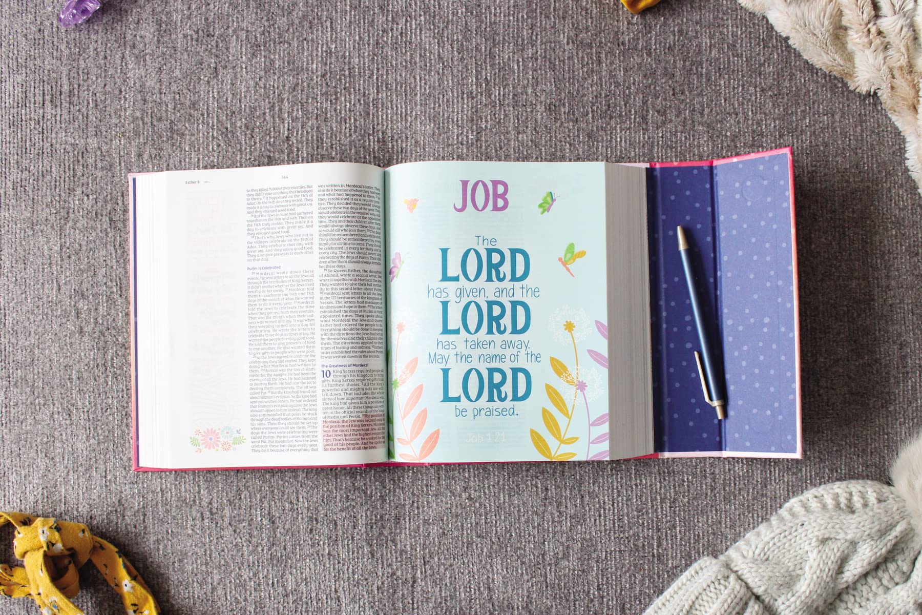 NIrV, Radiant Virtues Bible for Girls: A Beautiful Word Collection, Hardcover, Magnetic Closure, Comfort Print: Explore the virtues of faith, hope, and love