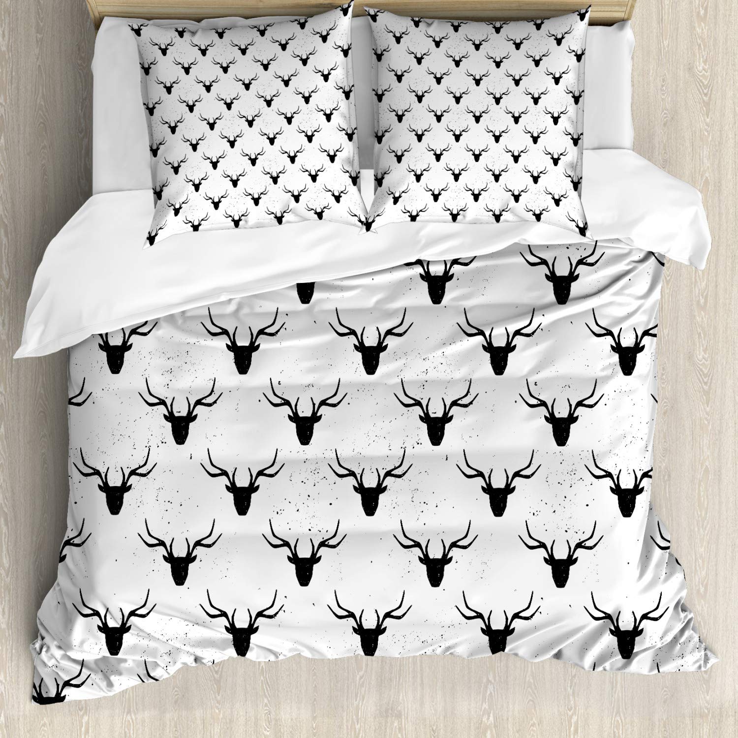 ABAKUHAUS Deer Duvet Cover Set, Deer Head with Antlers Silhouette Form Stained Worn Background Animal Illustration, Bedding Set 3 Pieces with 2 Pillow Shams, 155 cm x 220 cm, Black-And-White