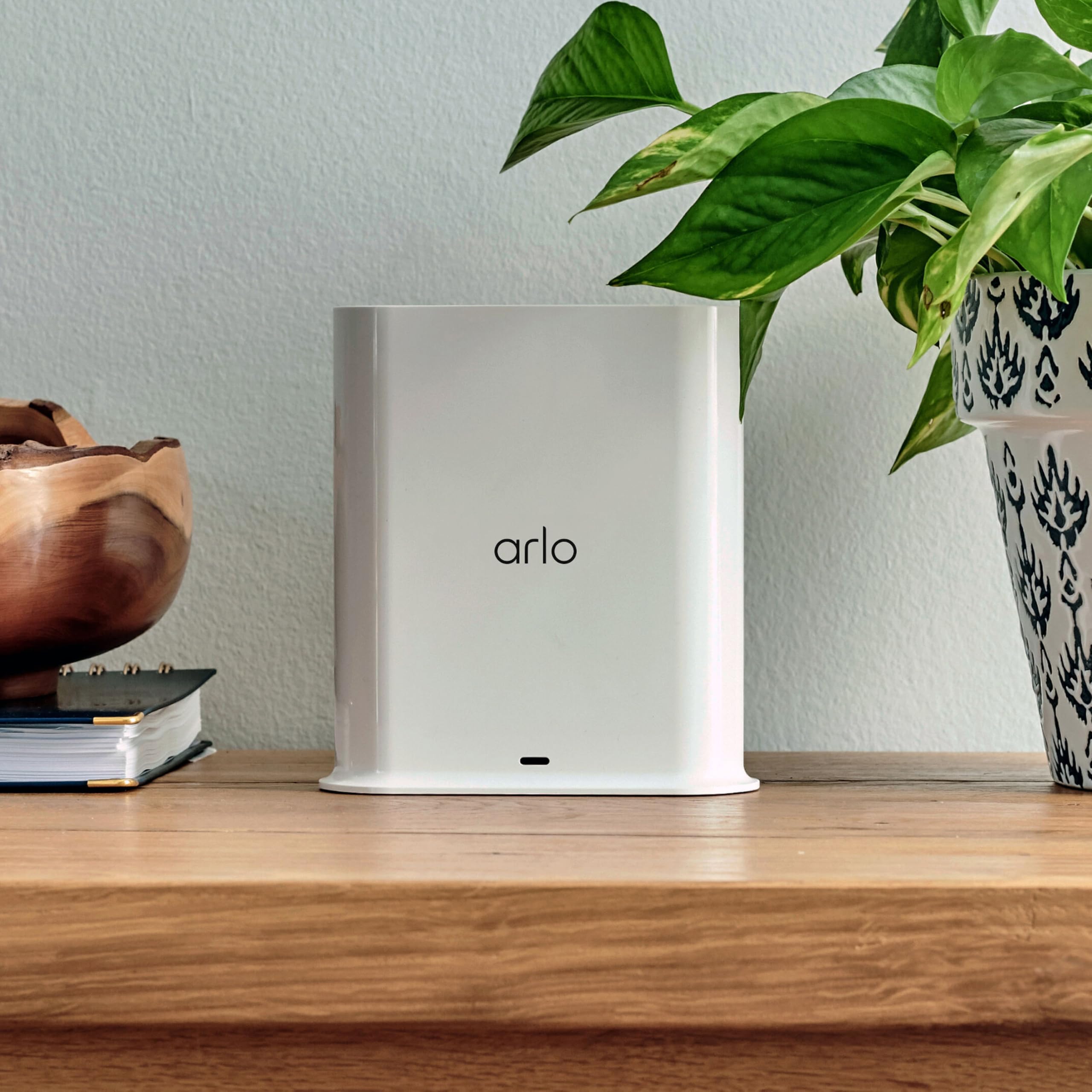 Arlo Pro SmartHub, Arlo Certified Accessory - Connects Cameras to Wi-Fi, Works with: Essential (1/2/3/3 XL, Pro 5S/6/6 XL, Ultra Cameras, Floodlight, Video Doorbell Cameras