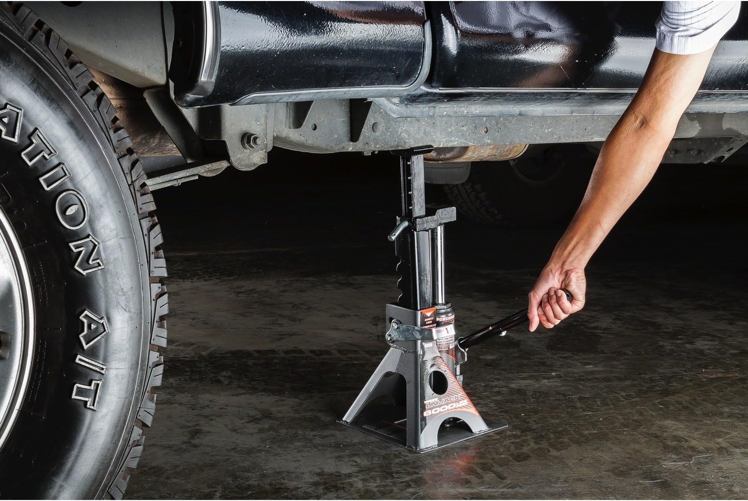 Powerbuilt 620471 Unijack - 6000 lb. Capacity: Automotive