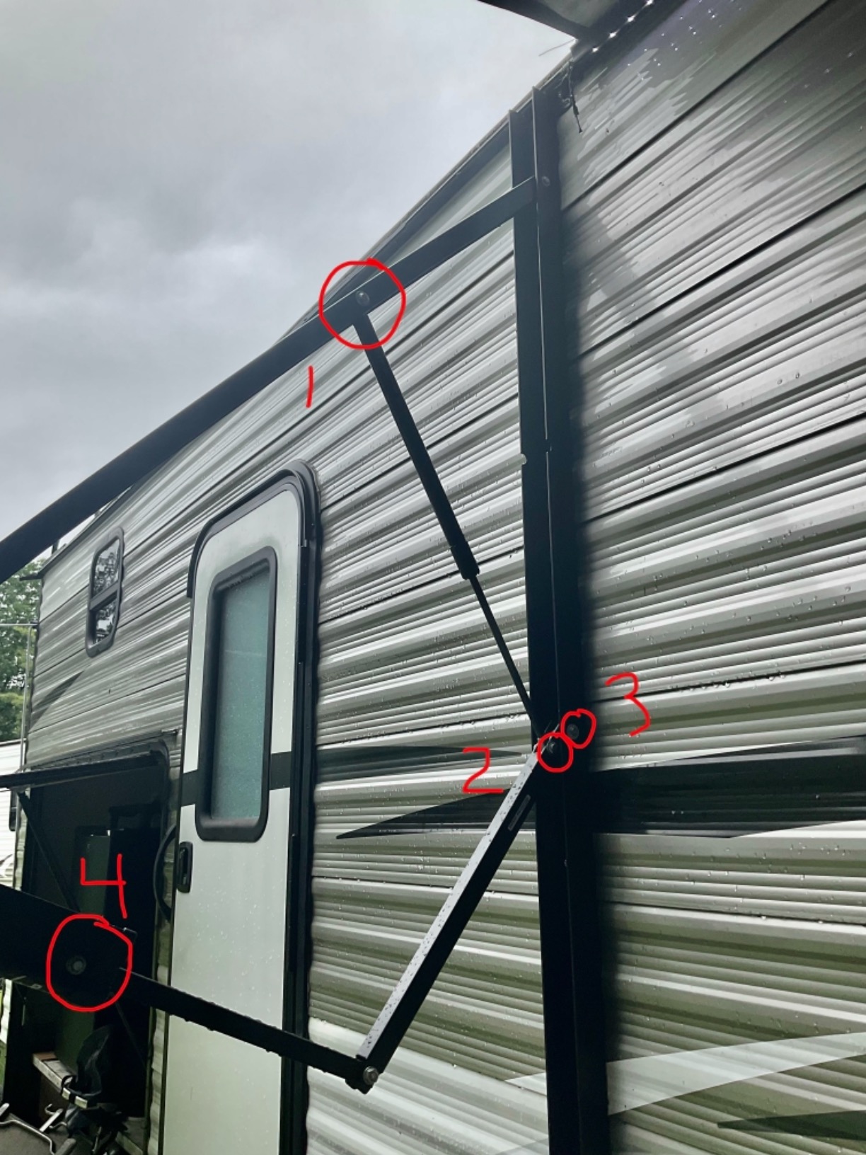 8/mo Finance Solera 280343 Gas Strut 26", 124 lb for Short and